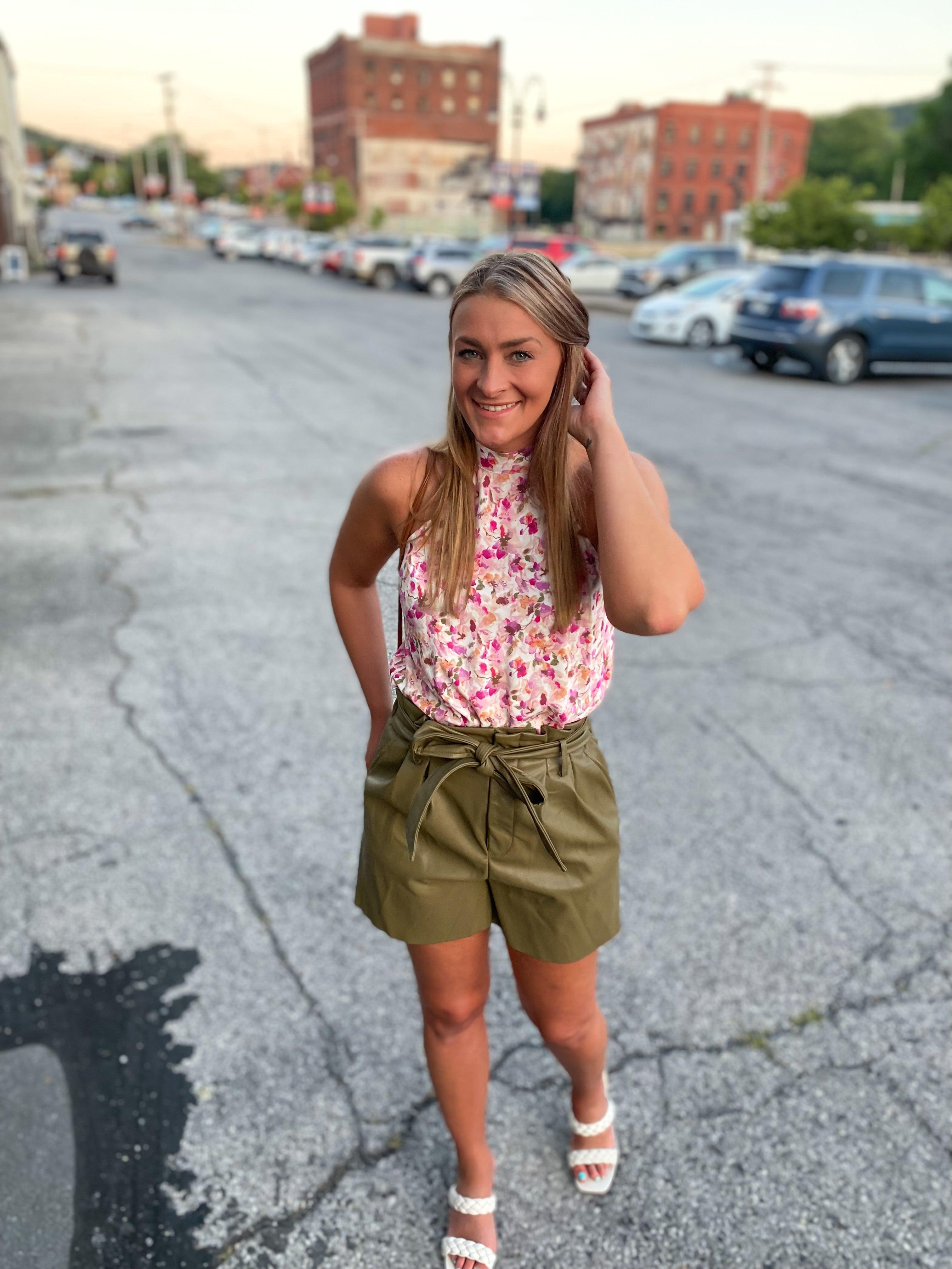 売れ筋商品|||バースリー カットソー トップス レディース Petite Cutout Ribbed Sleeveless Top, Exclusively at Macy's Pinkadelic Bar III Petite Shirts & Tops - Macy's